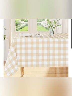 Neutral Buffalo Check Tablecloth Rectanglar in Beige & White - 52 X 70